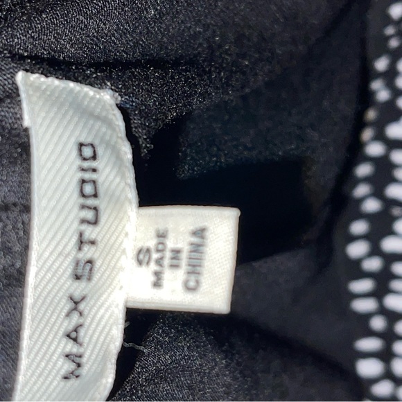 Max Studio Skirt size small - Picture 3 of 8